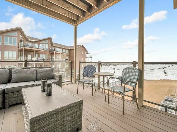 580 Linden Dr #205, Arnolds Park, IA 51331