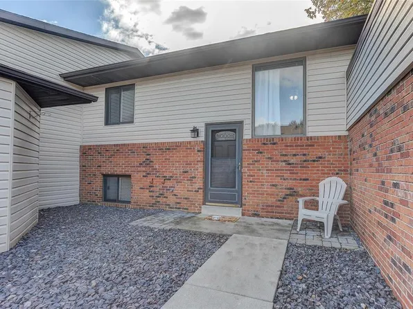 18 Parkridge, Belleville, IL 62226