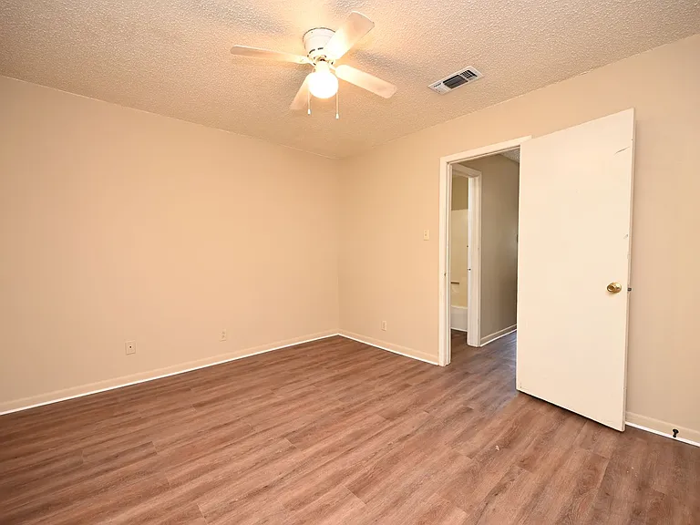 1701 W California Ave — Photo 10