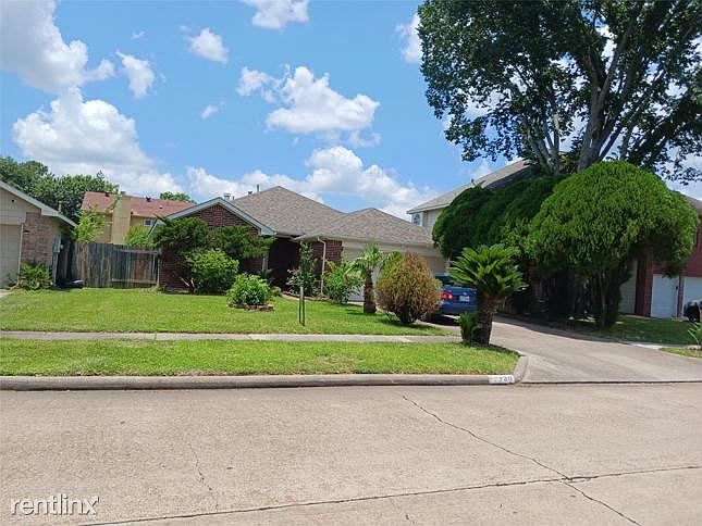 1st image of 8330R Woodland Willows Dr
