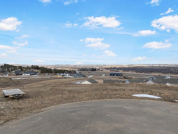 2nd image of 20 Ridgeview Ct