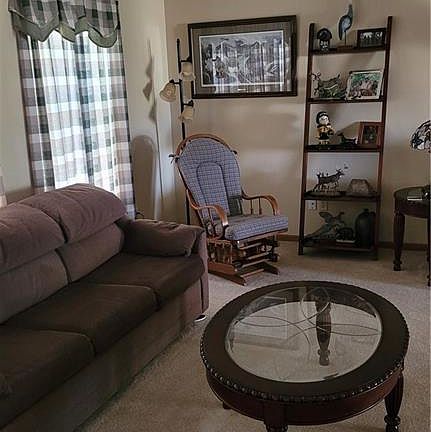 2nd image of 102 Brooke Woode Dr