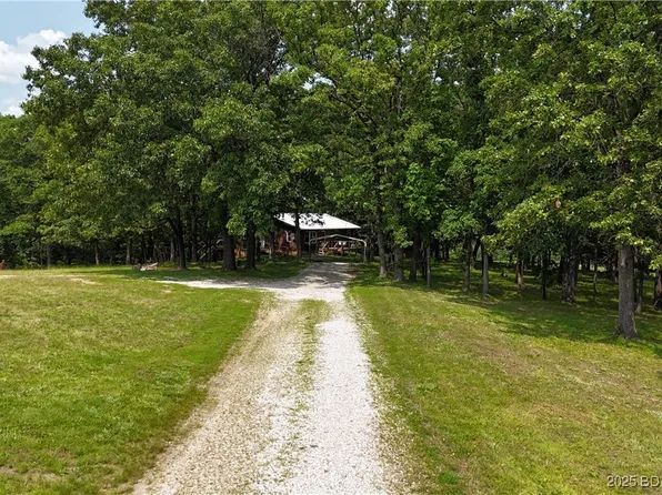 13 Bunker Rd, Eldon, MO 65026