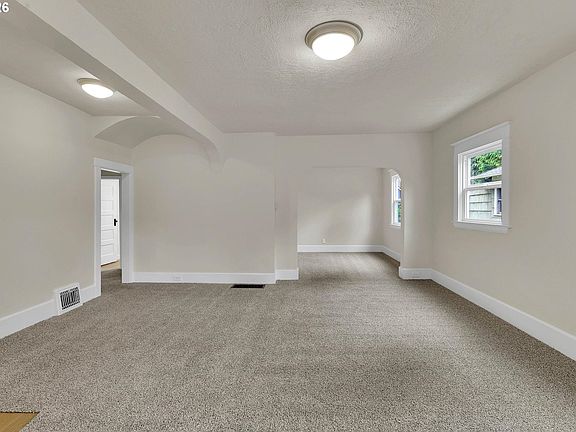 5th image of 4030 SE Main St