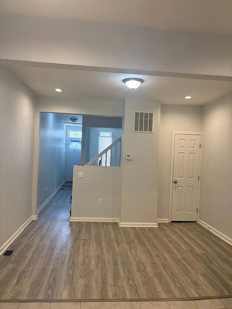 Be the First! Beautifully Renovated 2BR + Den with Central A/C — Photo 2