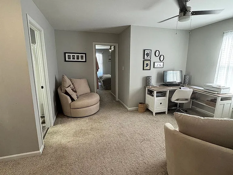 401 Heritage Commons Cir — Photo 6