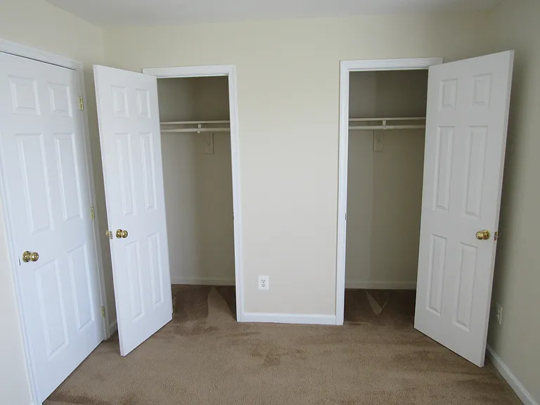 14835 Porterfield Dr — Photo 49
