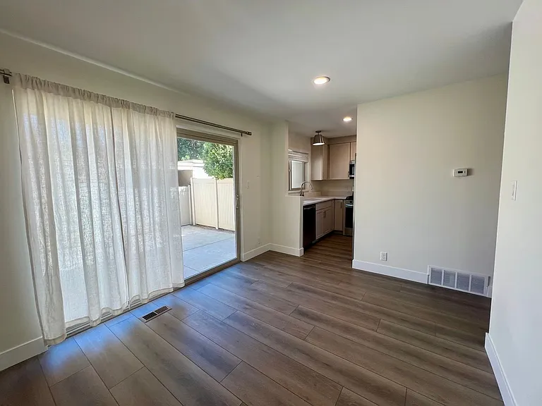 1672 E Marvin Gardens St — Photo 5