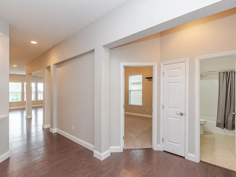 476 Carrick Dr — Photo 26