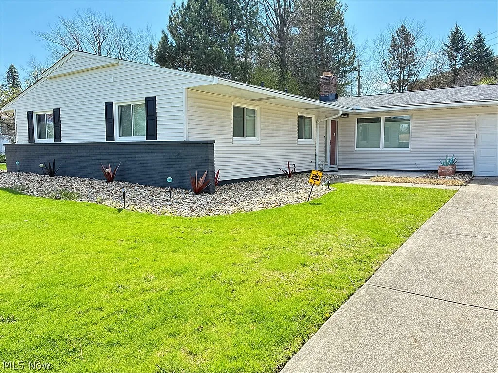 2642 Ramsay Rd photo 1