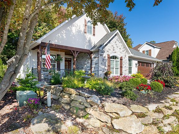 3rd image of 58 Carriage Highlands Ct