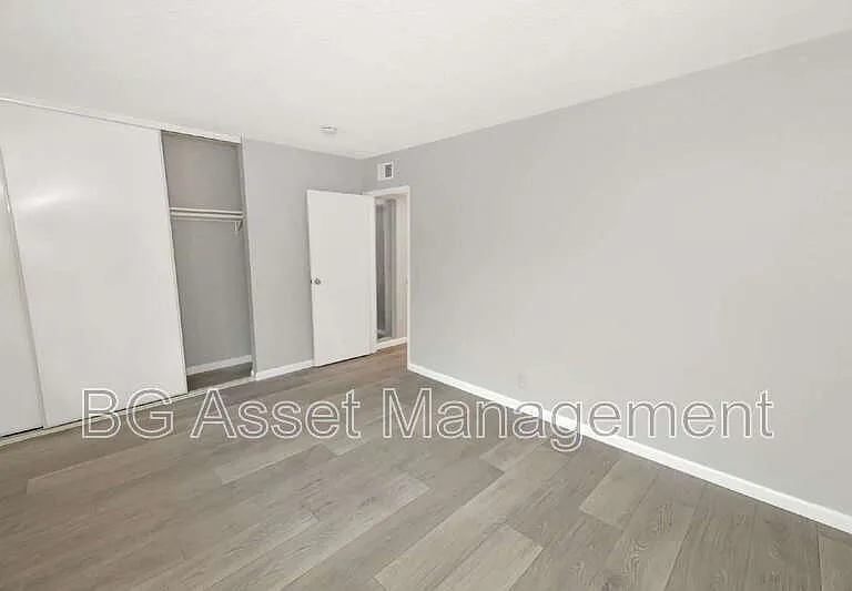 10 Lee St #4 — Photo 10