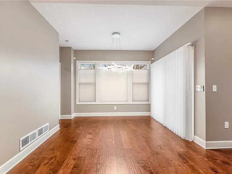 1352 Creeks Edge Dr — Photo 15