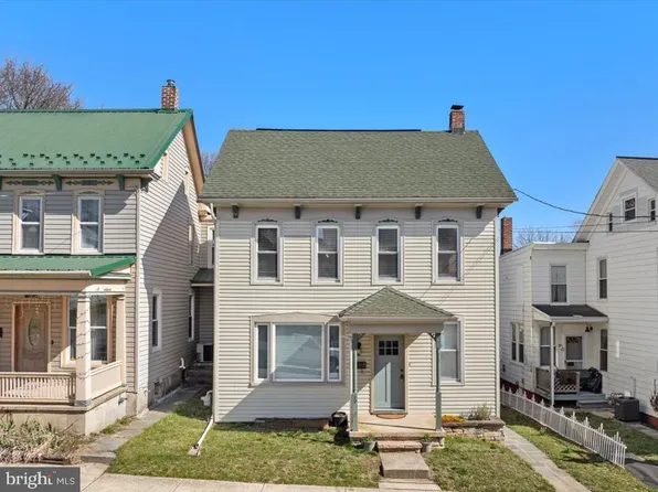 69 W Maple St, Dallastown, PA 17313