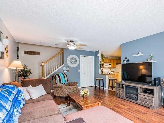 3rd image of 11489 Elmwood Ave N