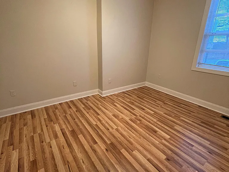 4028 Liberty Ave — Photo 75