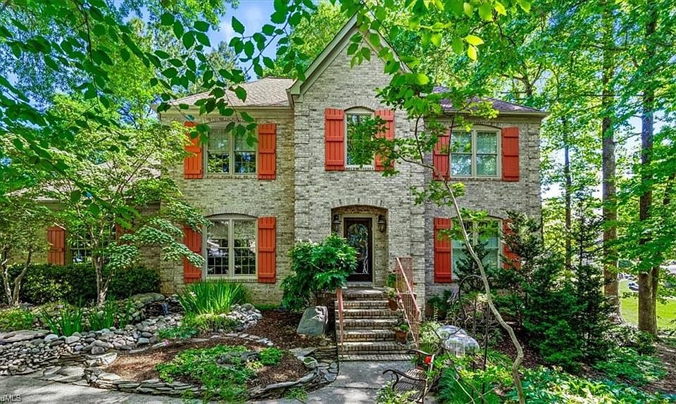1st image of 1502 Regents Park Ln