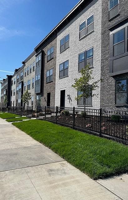 1st image of 875 H Falls Psge W