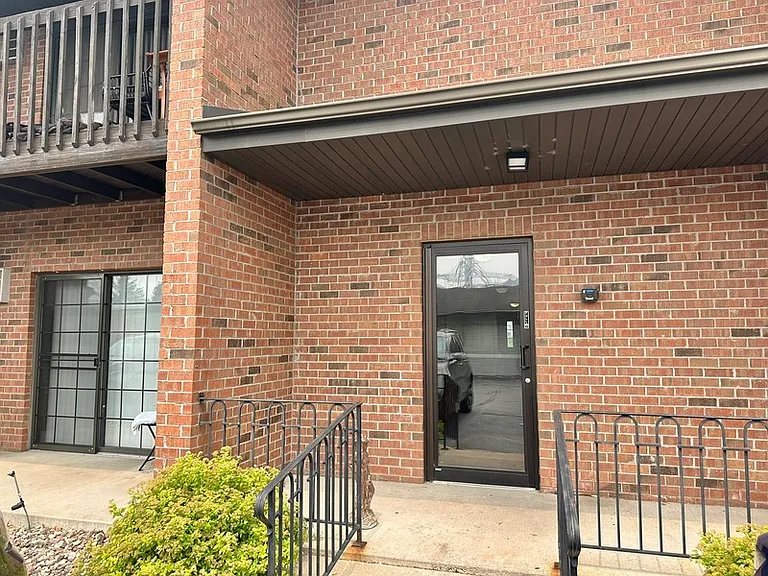 230 Robbins St #5 — Photo 13