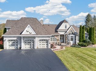 114 Jamie Ln, Broadalbin, NY 12025