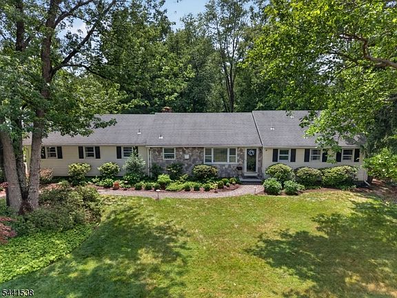 2nd image of 653 Foothill Rd