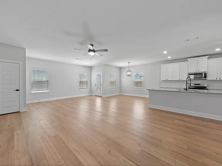 9513 Balmy Ln — Photo 7