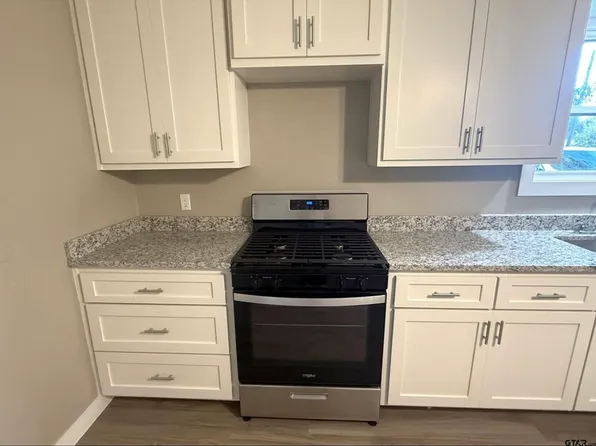 606 Walnut Cir, Athens, TX 75751