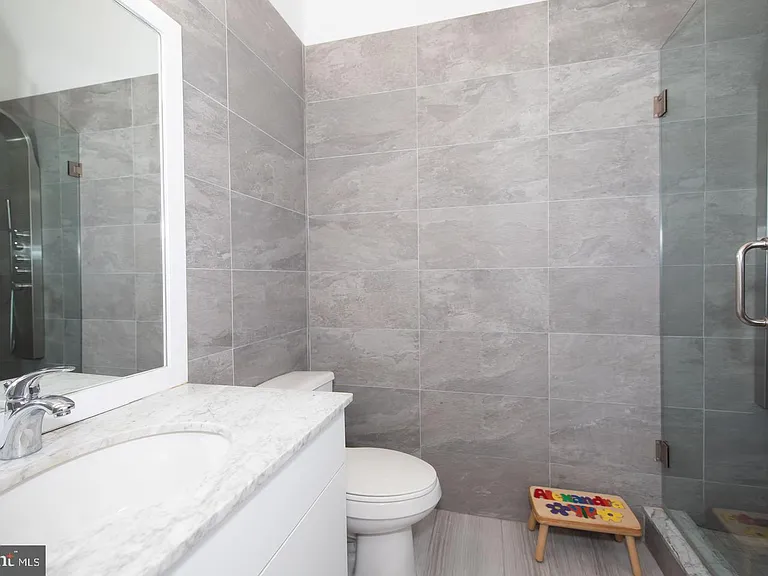 2200 Arch St #28-506-507 — Photo 39