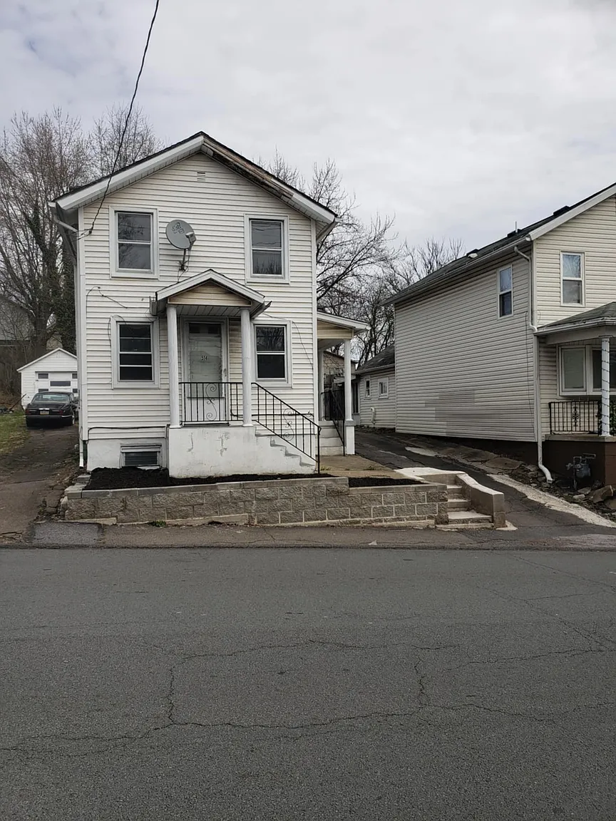 514 Oak St photo 1
