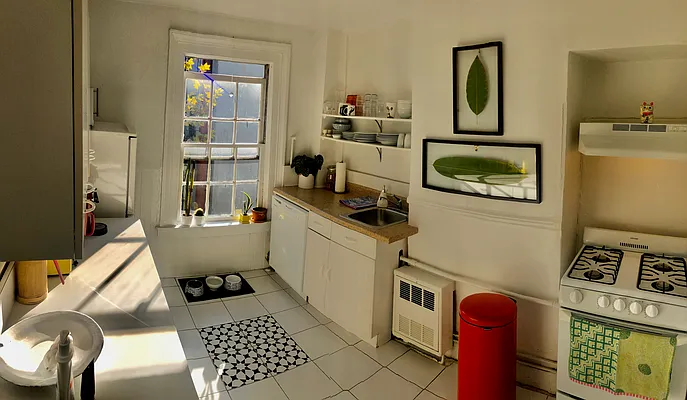 Rented by Picture Realty Inc. | media 32