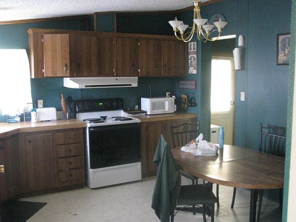 5th image of 62 Augustus Dr