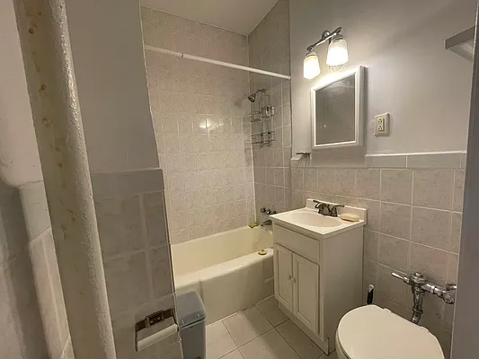 Rented by Limestone Realty Bklyn, LLC | media 9