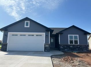 2373 E Honeygold Ct, Appleton, WI 54913