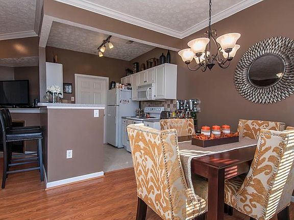 5th image of 702 Sonie Dr
