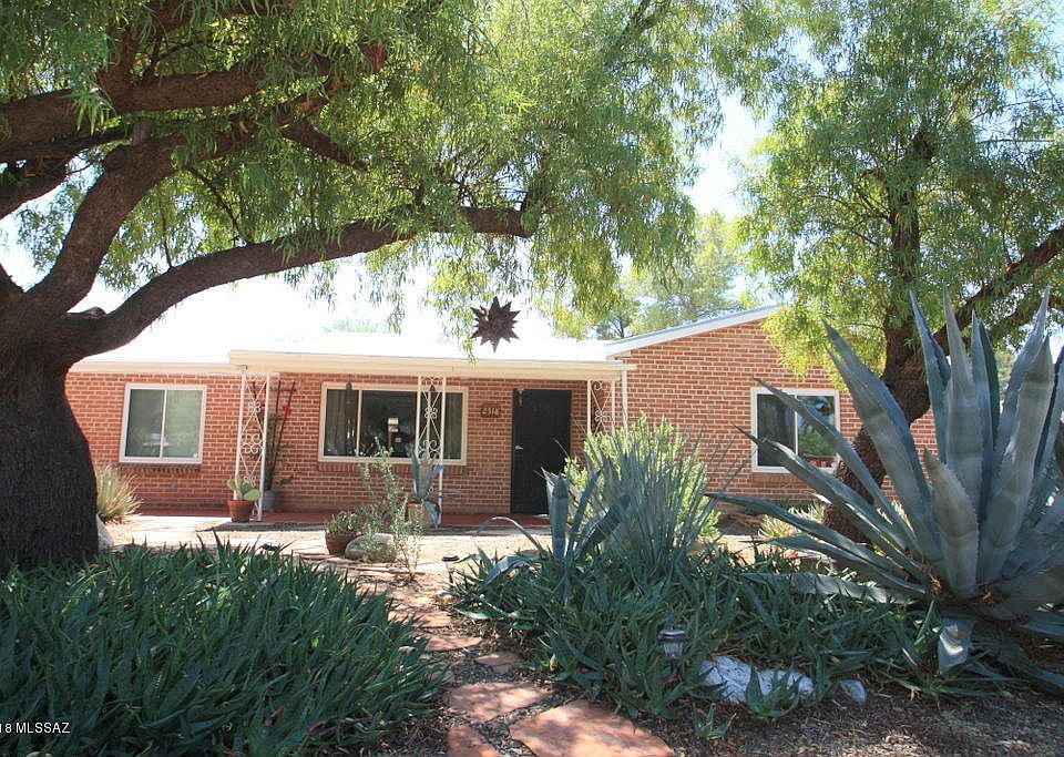 1st image of 2518 E Blacklidge Dr