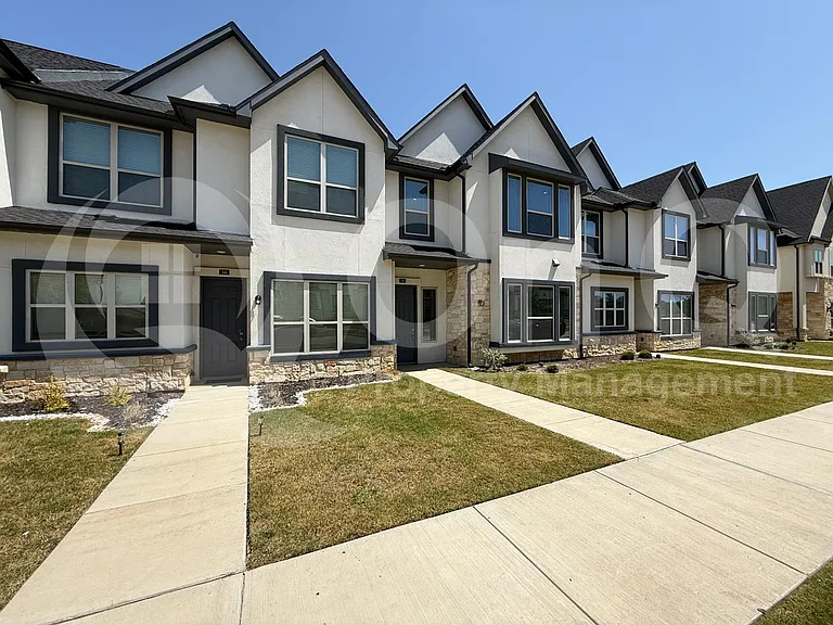 336 Buck Ridge Dr — Photo 3