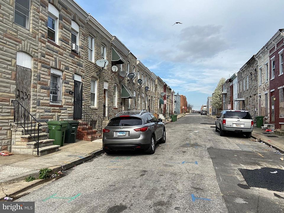 2nd image of 2206 Christian St