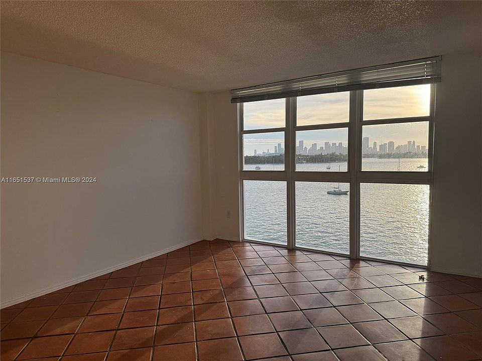 2nd image of 1228 West Ave APT 402
