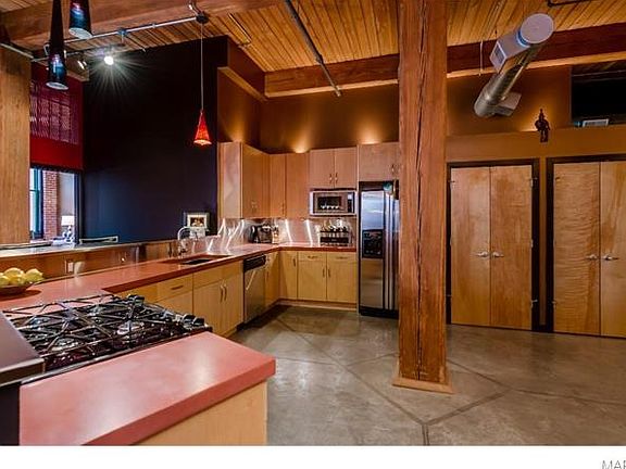3rd image of 703 N 13th St Unit 207