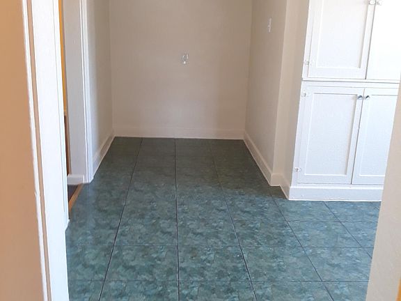 3rd image of 4277 1/2 S Kansas Ave