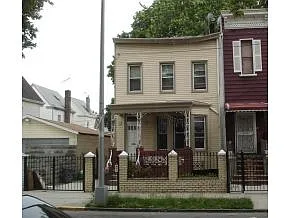84 Ridgewood Ave photo 1