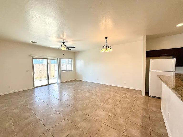 8195 E Ashley Dr — Photo 6