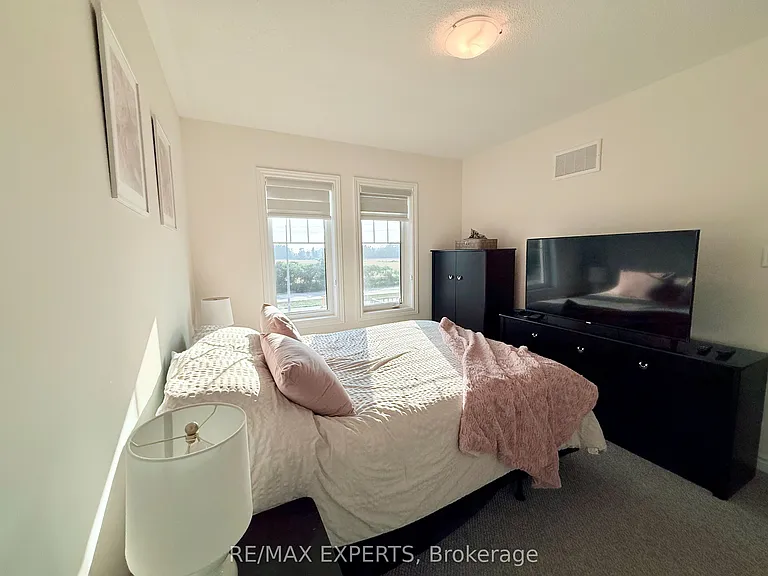 2229 Grainger Loop — Photo 21