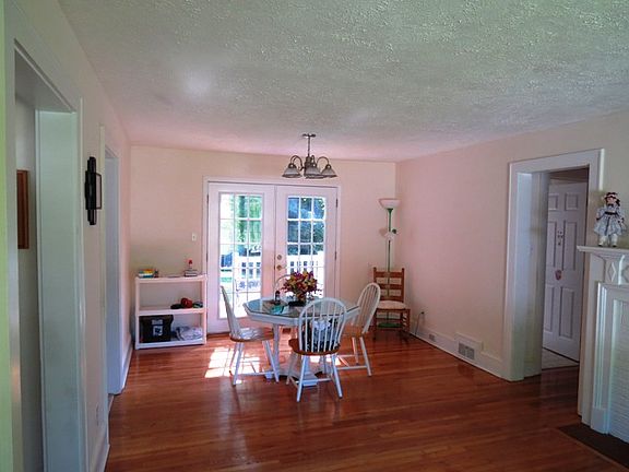 3rd image of 727 Prospect Hill Dr