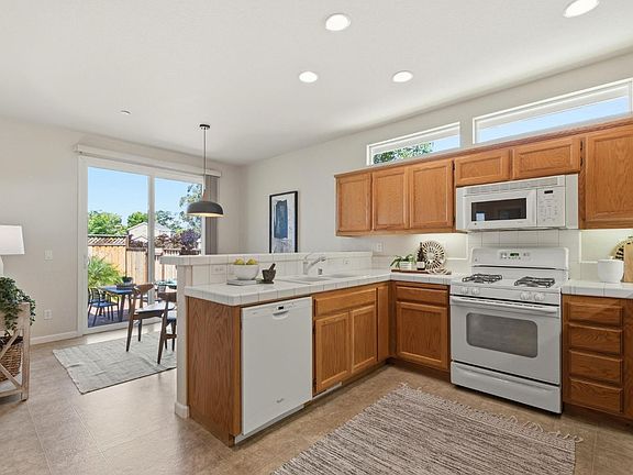 3rd image of 7811 Foppiano Way