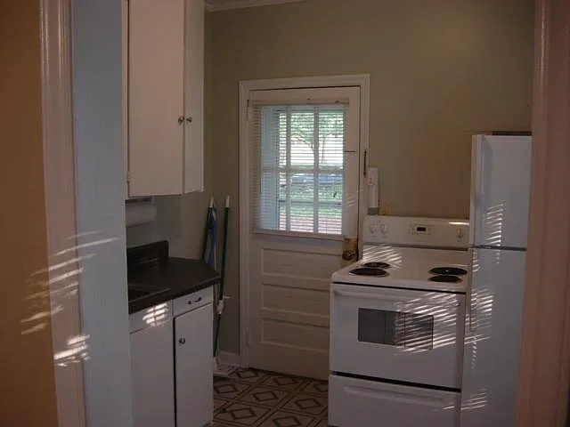 575 N May St #2 — Photo 6