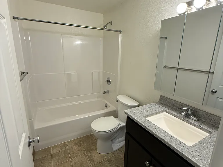2280 Virginia Ave #7 — Photo 2
