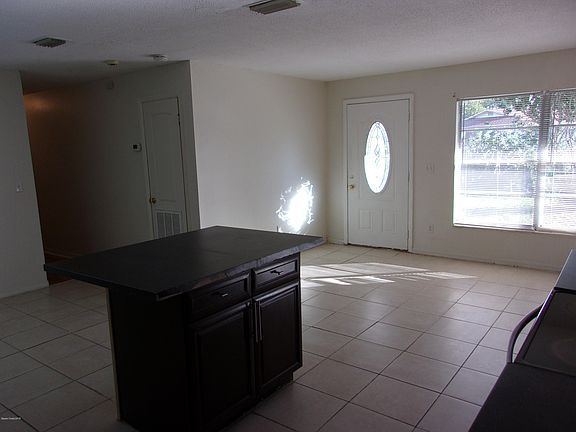 4th image of 2120 Monticello Ct