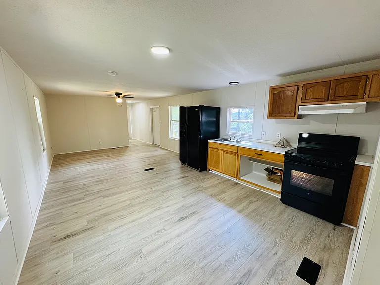 1020 Red Cloud Dr — Photo 4
