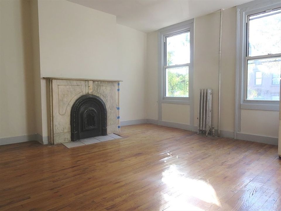 1st image of 247 Clifton Pl #2